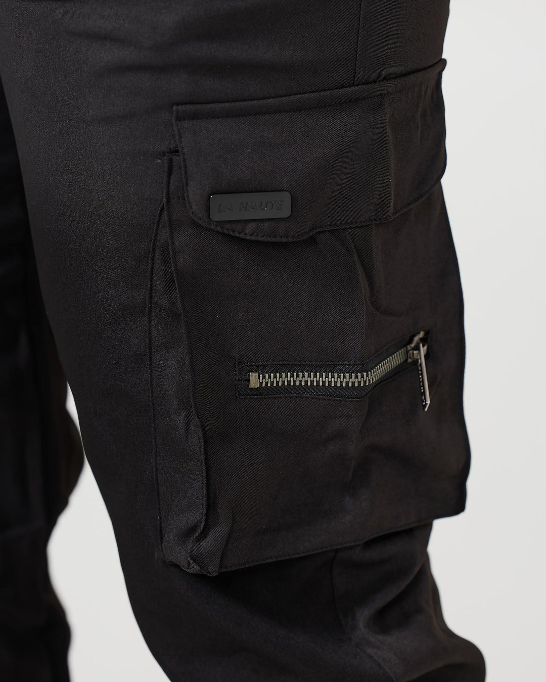 Schwarze Cargo-Hose