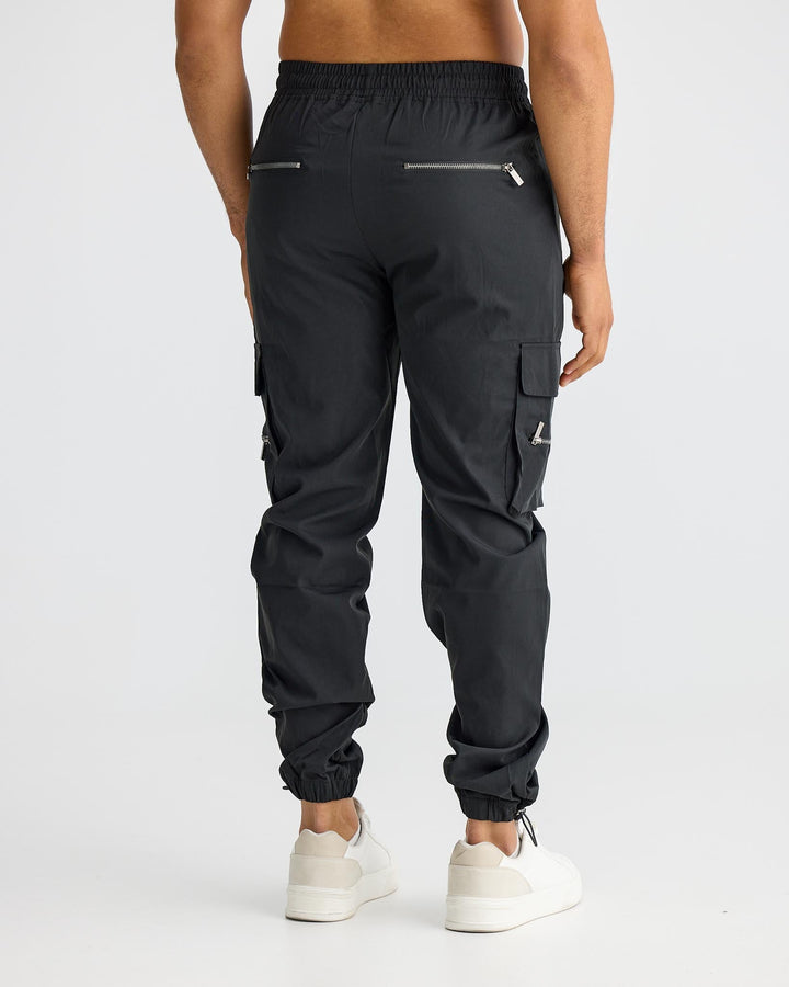 Schwarze Cargo-Hose